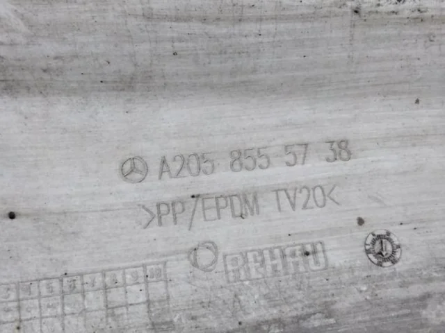 Бампер задний для Mercedes-Benz C class S205 2014-2020 на фотографиях