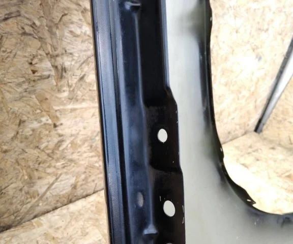 Крылья для Toyota Land Cruiser 200 (JDM) 2007-2013 на фотографиях