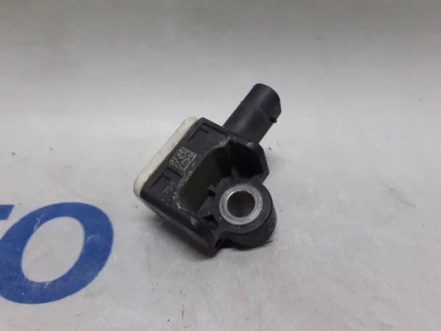 Датчик подушки безопасности для Audi A6 C7 2010-2018 на фотографиях