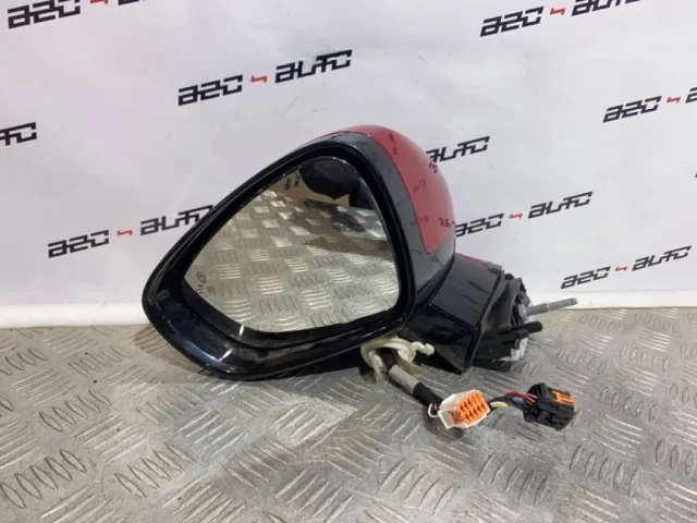 Стекла и зеркала для Citroen DS4 2011-2016 на фотографиях