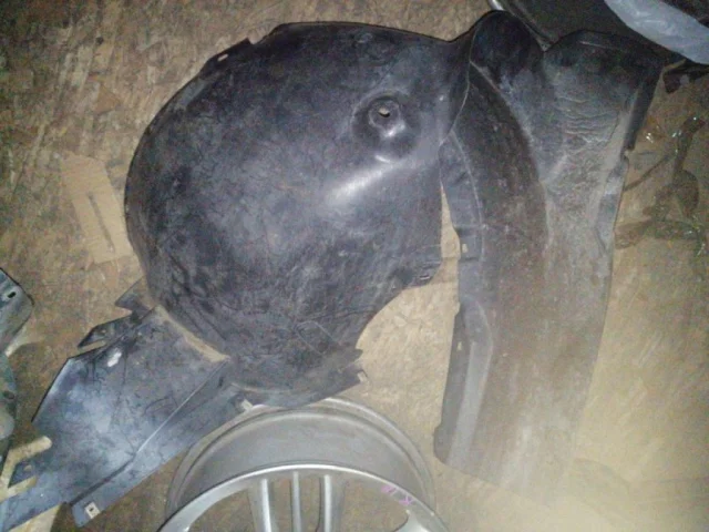 Крылья для Volkswagen Polo IV (9N3) 2005-2009 на фотографиях