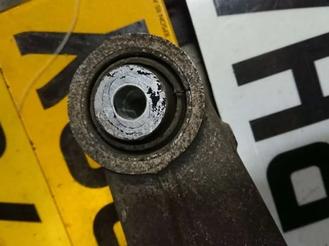 Качающийся рычаг левый для BMW X5 Е53 1999-2006 на фотографиях