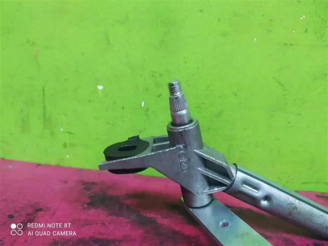 Трапеция стеклоочистителей для Volkswagen Passat Variant (B5+ (B5.5), Typ 3BG) 2000-2005 на фотографиях