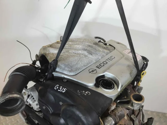 Двигатель без навесного для Opel Astra G TwinTop 1998-2005 на фотографиях