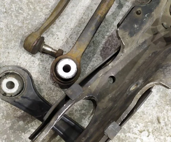 Рычаг задний правый нижний для Mercedes-Benz S class W220 1998-2005 на фотографиях