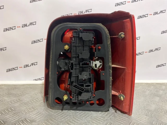 Фонарь противотуманный правый для Volkswagen Passat Variant (B5+ (B5.5), Typ 3BG) 2000-2005 на фотографиях