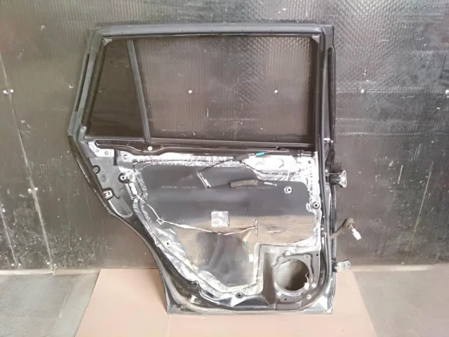 Двери для Subaru Legacy Универсал BR/B14 2009-2015 на фотографиях