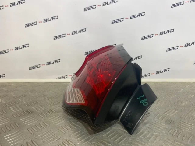 Фонарь внешний левый для Citroen DS4 2011-2016 на фотографиях