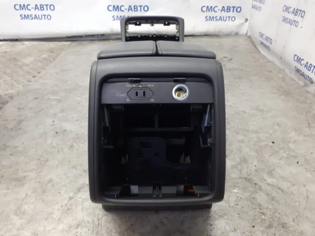 Подлокотник передний левый для Volkswagen Touareg II (7P5) 2010-2014 на фотографиях