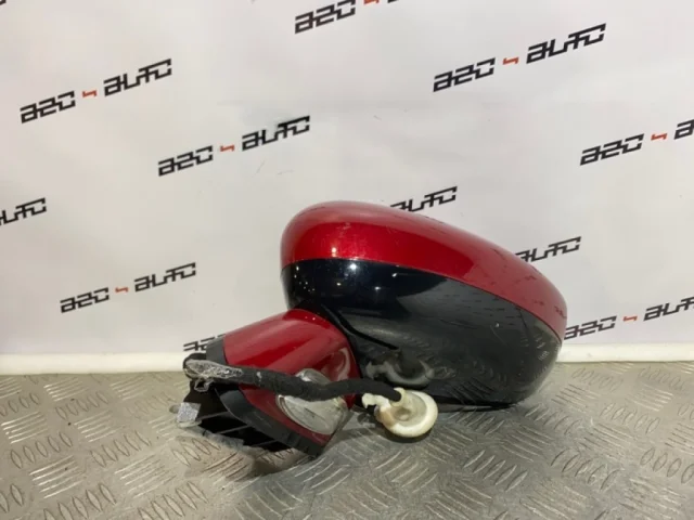 Стекла и зеркала для Citroen DS4 2011-2016 на фотографиях