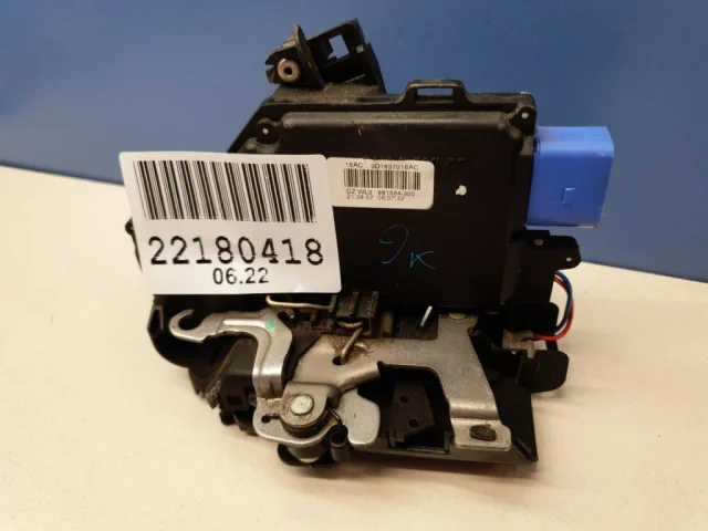 Уплотнитель передней правой двери для Volkswagen Touareg I (7L) 2002-2010 на фотографиях