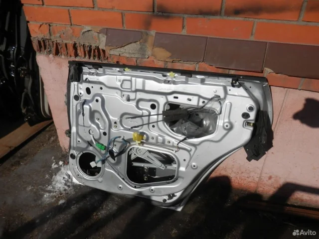 Двери для Subaru Legacy BL/B13 2003-2009 на фотографиях