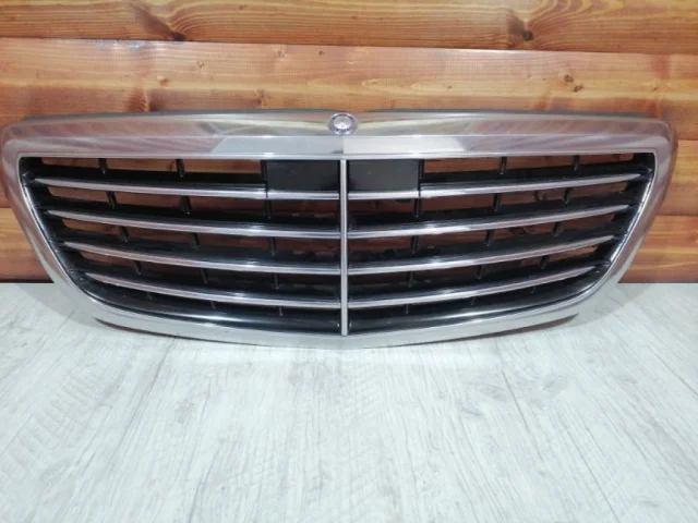 Решетка переднего бампера для Mercedes-Benz S class W222 2013-2017 на фотографиях