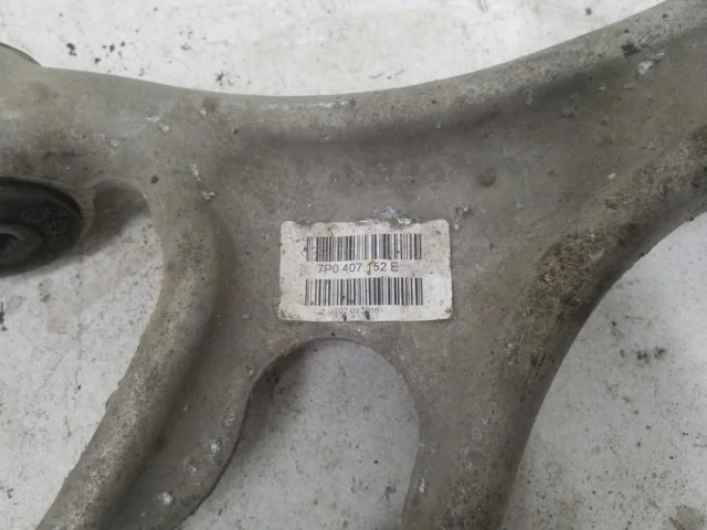 Рычаг передний правый нижний для Volkswagen Touareg II (7P5) 2010-2014 на фотографиях