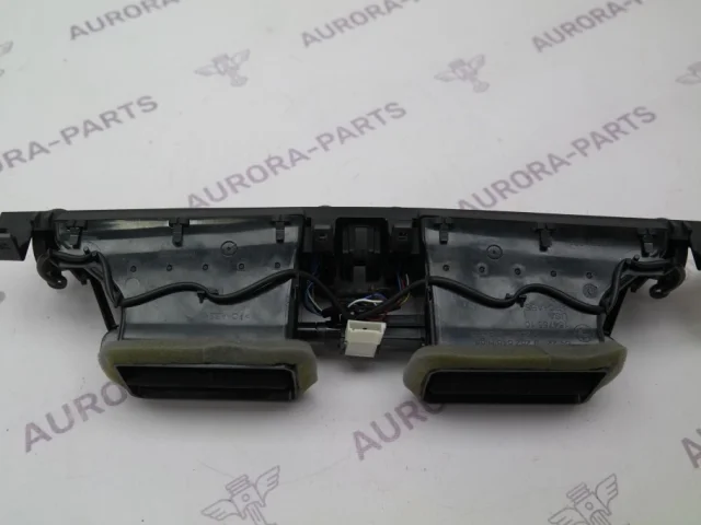 Решетка вентиляционная левая для BMW X5 F15 (Ф15) 2013-2018 на фотографиях