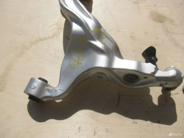Рычаг передний правый нижний для Infiniti EX J50 2007-2013 на фотографиях
