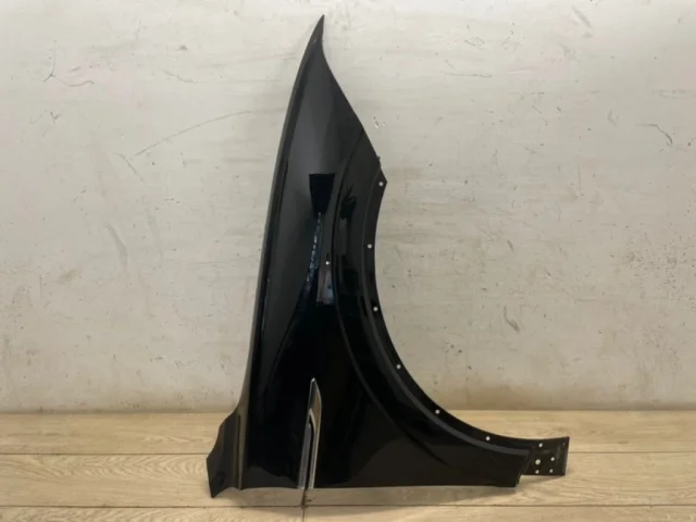 Крыло правое для Volkswagen Touareg III (CR) 2018+ на фотографиях