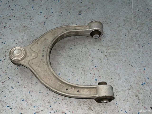 Рычаг передний правый верхний для BMW 5er G30 2016-2023 на фотографиях