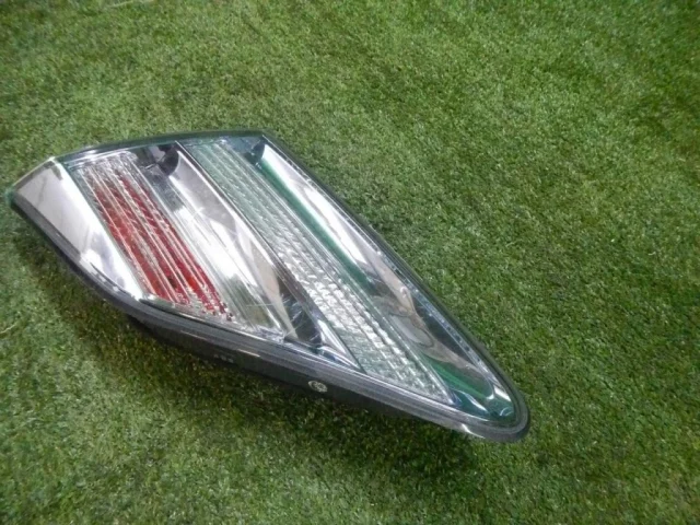 Фонарь внутренний правый для Lexus RX AGL10, GGL10, GLV15, GGL15, GLV10 2009-2015 на фотографиях