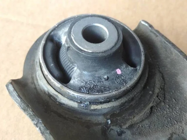 Рычаг передний правый верхний для Nissan Qashqai J10 2006-2013 на фотографиях