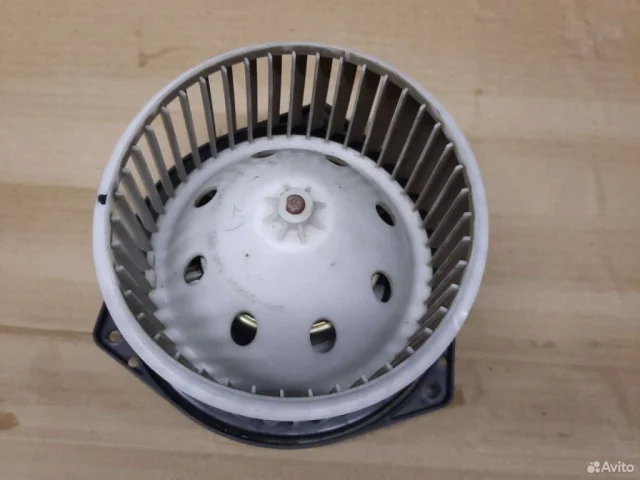 Мотор отопителя для Nissan Teana J31 2003-2007 на фотографиях