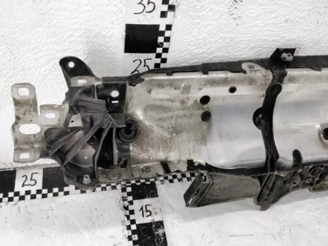 Панель радиатора (телевизор) для Porsche Macan 95B 2014-2023 на фотографиях