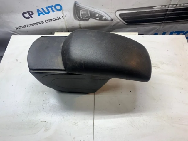 Подлокотник передний для Citroen C4 Хэтчбек 3dr 2004-2011 на фотографиях