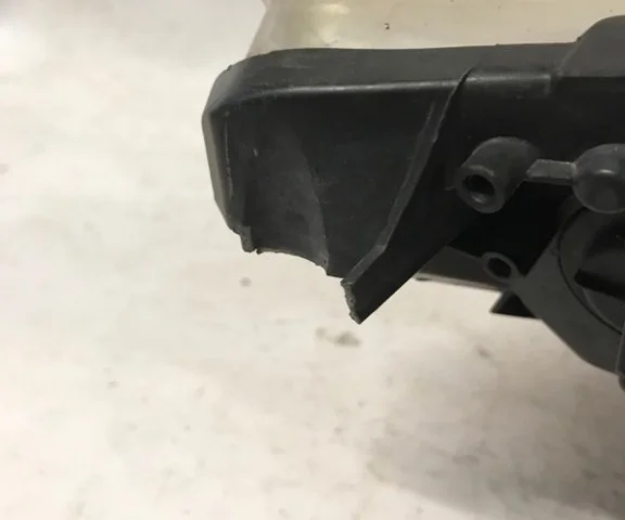 Фара левая для Peugeot 308 SW T7 2007-2014 на фотографиях