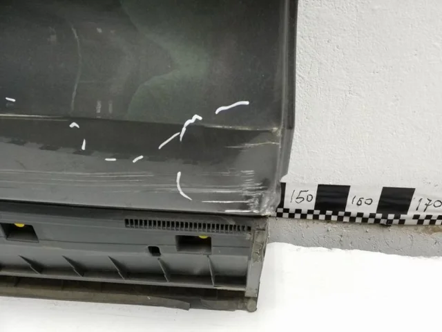 Дверь задняя правая для Audi Q8 4M 2018-2023 на фотографиях