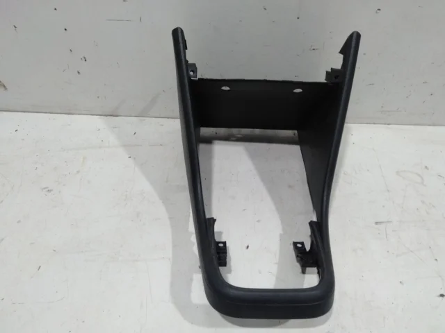 Крышка подлокотника для Volkswagen Polo V (6R) 2009-2014 на фотографиях