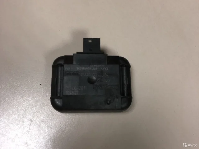 Датчик дождя для Volkswagen Passat Variant (B6, Typ 3C) 2004-2010 на фотографиях