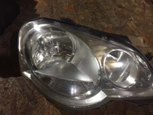 Фара правая для Volkswagen Polo IV (9N3) 2005-2009 на фотографиях