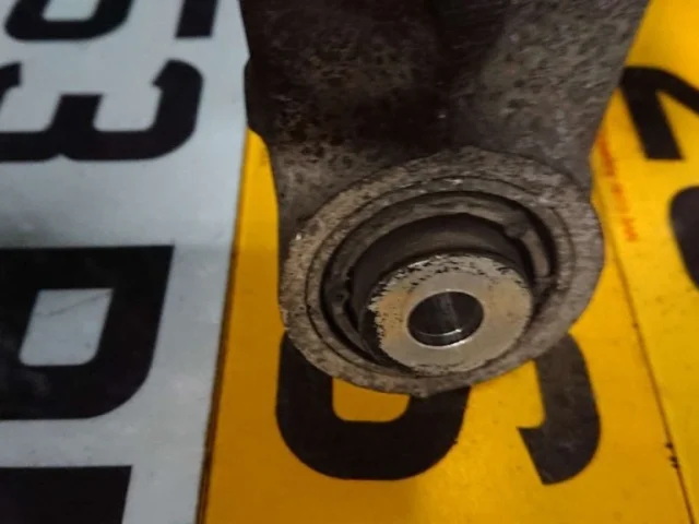 Качающийся рычаг левый для BMW X5 Е53 1999-2006 на фотографиях