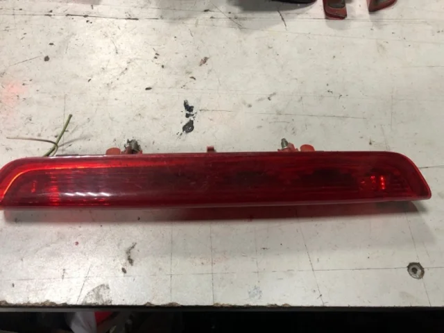 Стоп-сигнал правый для Peugeot 308 SW T7 2007-2014 на фотографиях