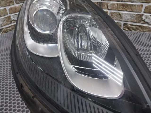 Фара правая для Porsche Macan 95B 2014-2023 на фотографиях