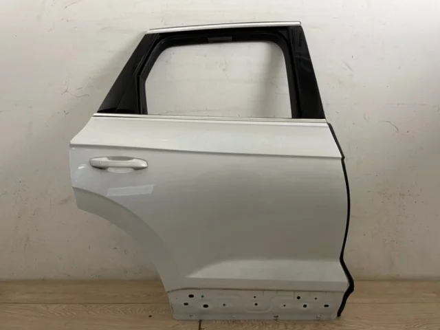 Дверь задняя правая для Volkswagen Touareg III (CR) 2018+ на фотографиях