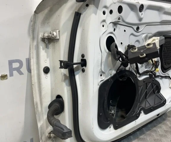 Дверь передняя правая для Audi A7 4G 2010-2014 на фотографиях