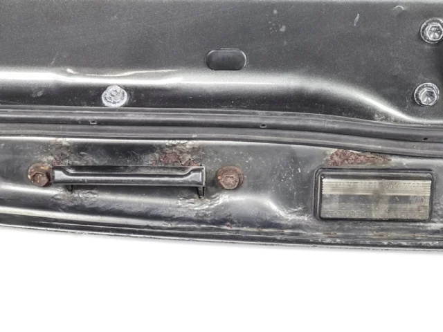 Крышка багажника для Toyota Land Cruiser 90 1995-1997 на фотографиях