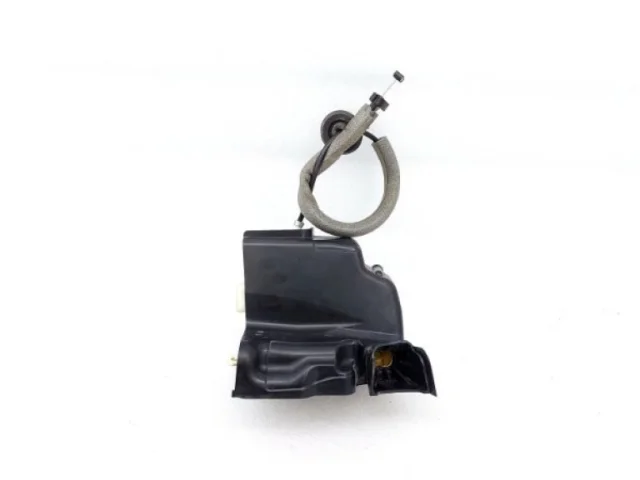 Уплотнитель передней правой двери для Audi A4 B8 2007-2015 на фотографиях