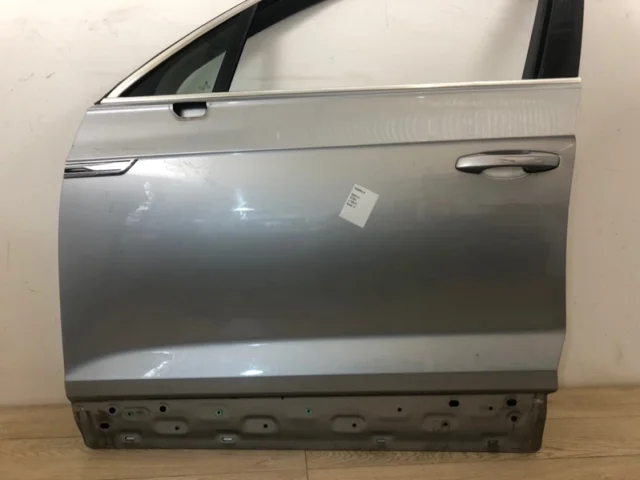 Двери для Volkswagen Touareg III (CR) 2018+ на фотографиях