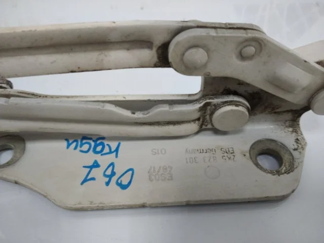 Петля капота левая для Volkswagen Caddy IV (2K) 2015-2020 на фотографиях