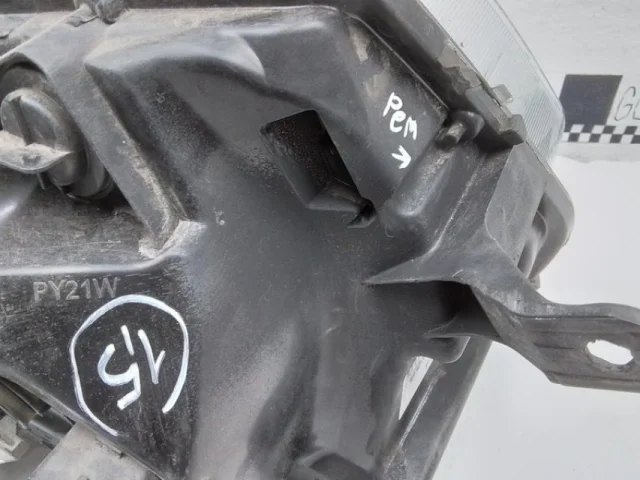 Фара левая для Renault Duster EU 2010-2015 на фотографиях