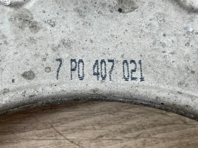 Рычаг передний левый верхний для Volkswagen Touareg II (7P5) 2010-2014 на фотографиях