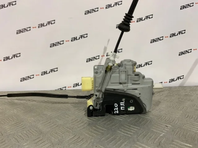 Замок передней левой двери для Volkswagen Passat Variant (B6, Typ 3C) 2004-2010 на фотографиях