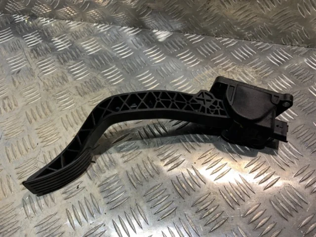 Электронная педаль газа для Citroen C4 Хэтчбек 2004-2011 на фотографиях