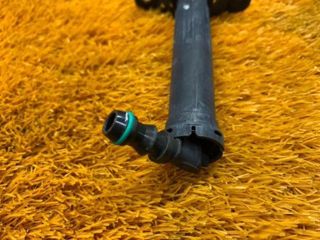 Фароомыватель правый для Audi A7 4G 2010-2014 на фотографиях