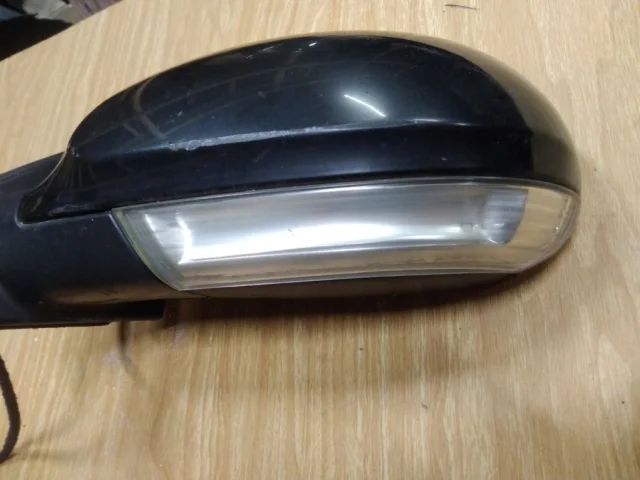 Стекла и зеркала для Volkswagen Passat Variant (B6, Typ 3C) 2004-2010 на фотографиях