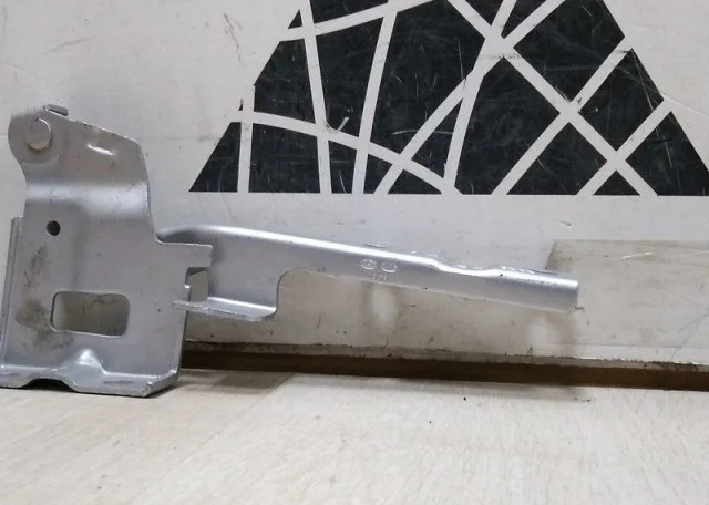 Петля капота правая для Hyundai ix35 1 Rest 2013-2016 на фотографиях