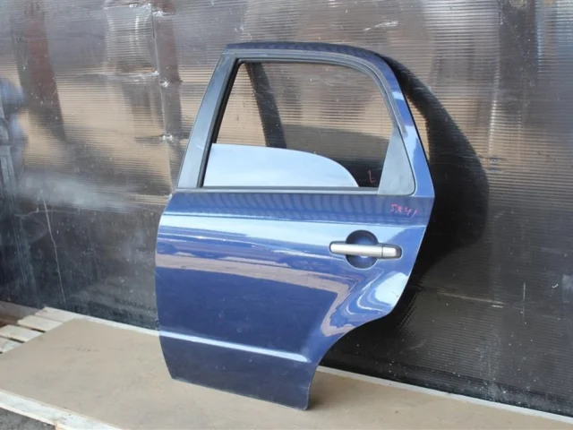 Дверь задняя левая для Suzuki SX4 2006-2009 на фотографиях
