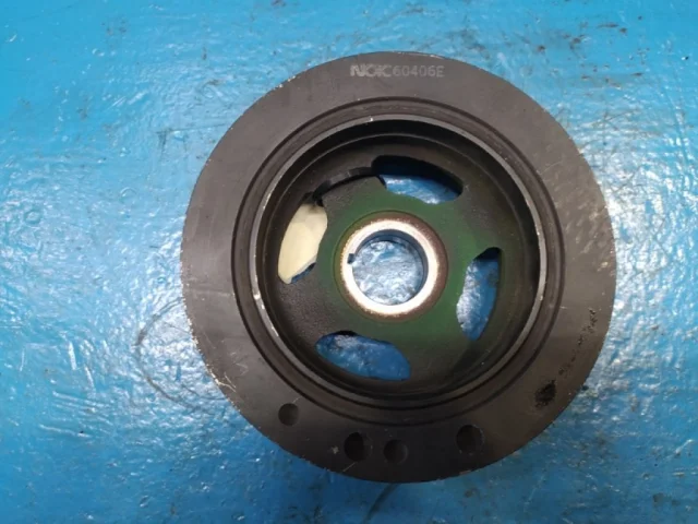 Шкив коленвала для Nissan Teana J31 2003-2007 на фотографиях